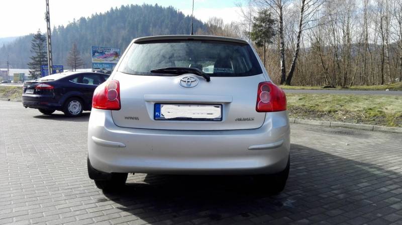 ox_sprzedam-toyote-auris