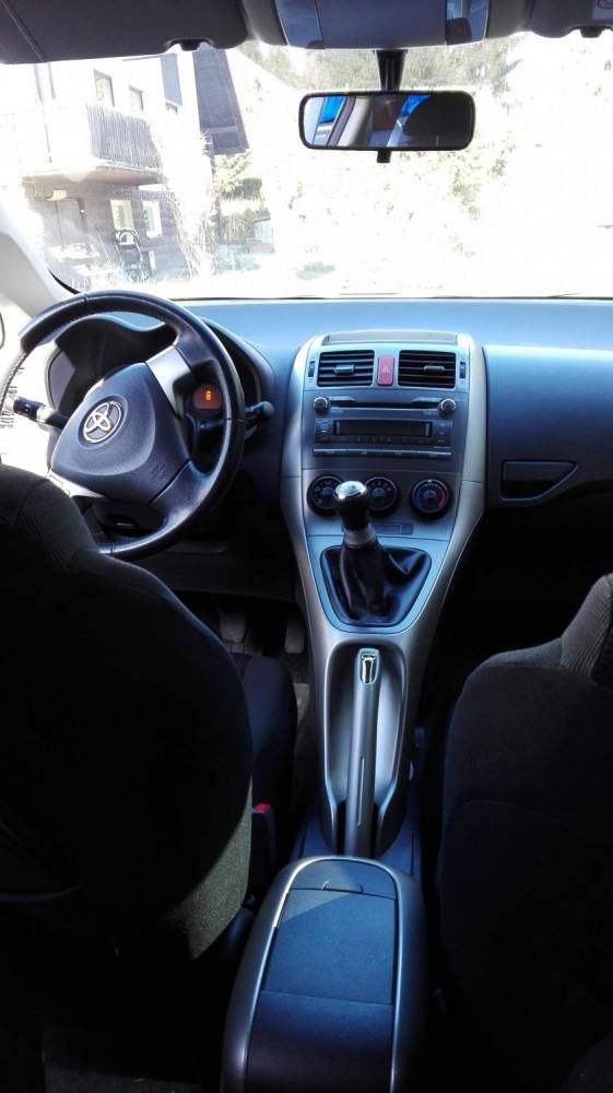 ox_sprzedam-toyote-auris