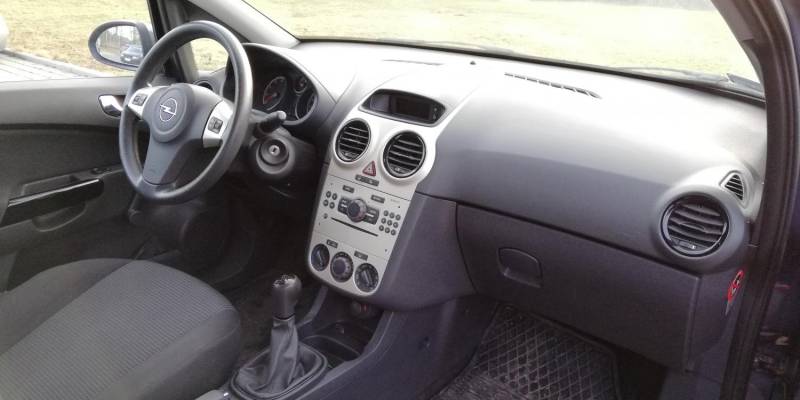 ox_sprzedam-opel-corsa-d-2009