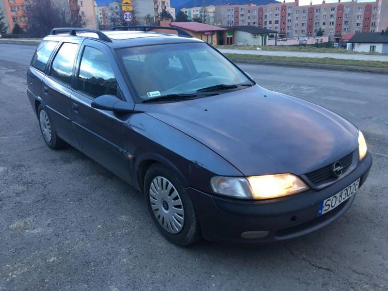 ox_na-sprzedaz-opel-vectra-kombi-18-benzynagaz