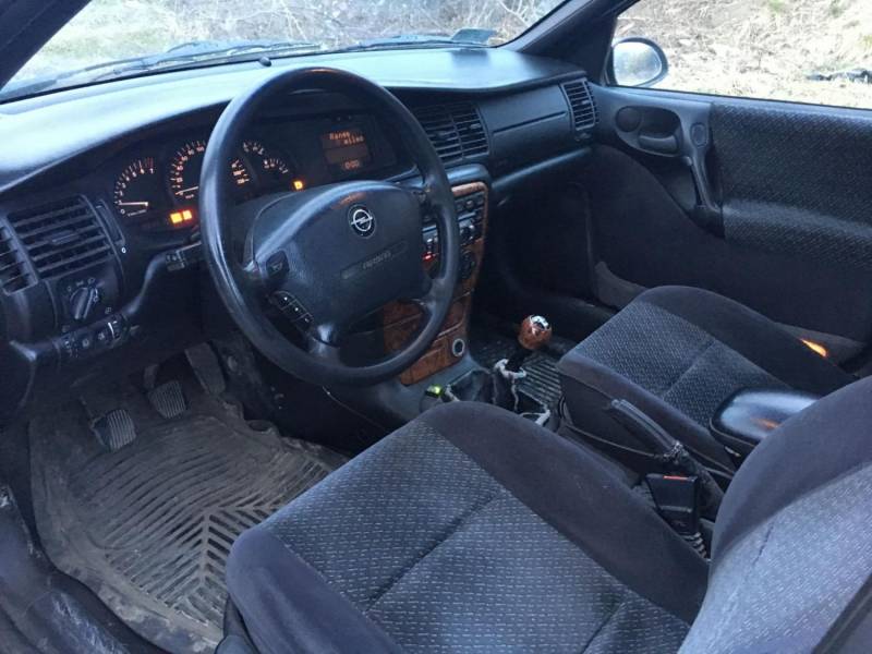ox_na-sprzedaz-opel-vectra-kombi-18-benzynagaz