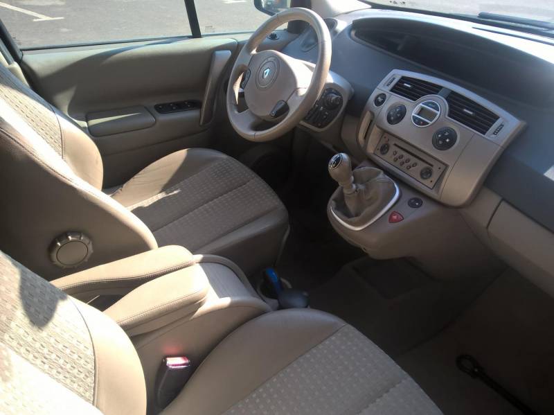 ox_renault-grandscenic-2005r-20-16v-benzyna-plus-lpg