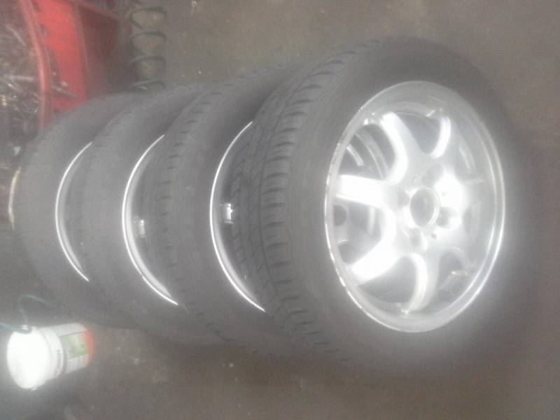 ox_alufelgi-z-oponami-letnimi-ford-fiesta-14-roku