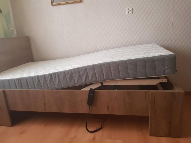 ox_sprzeda-lozko-ze-stelazem-elektrycznym