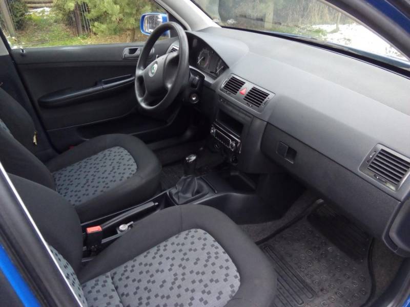 ox_skoda-fabia-2005-r-wspomaganie-14-benzyna-krajowa