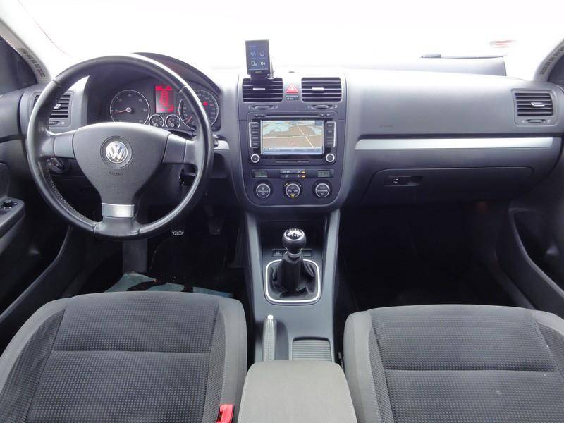 ox_vw-golf-5-20-common-rail-2009-rok-nawi-tempomat-klimatronik-zadbany