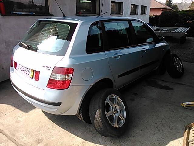 ox_fiat-stilo16-benz2003rklima5-drzwistan-bdb