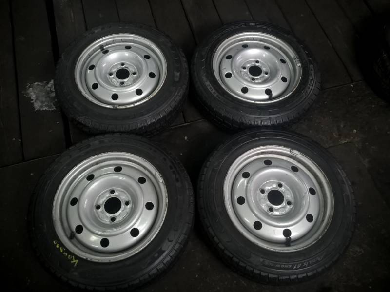 ox_kola-renault-kango-modus-1657014-c-michelin