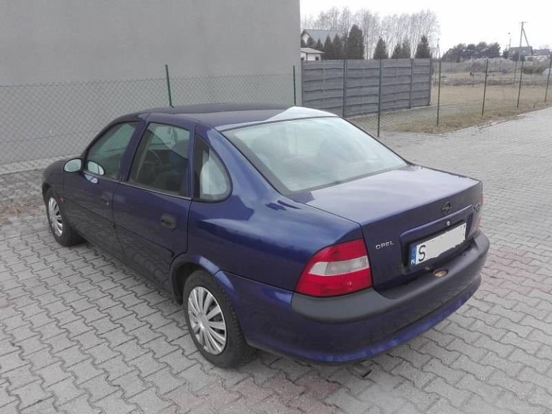 ox_opel-vectra-b-16-benzyna