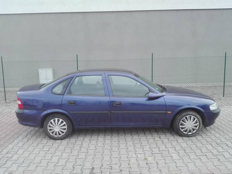ox_opel-vectra-b-16-benzyna