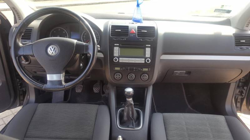 ox_sprzedam-vw-golfa-v-19-tdi