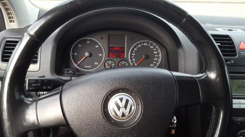 ox_sprzedam-vw-golfa-v-19-tdi