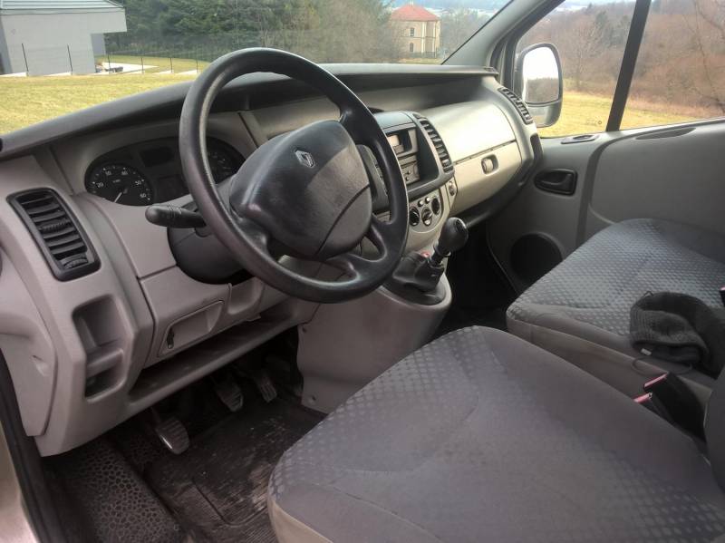 ox_renault-trafic-2008r-20dci-115k-klimatyzacja