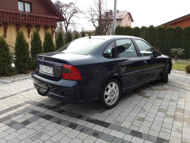 ox_opel-vectra-20-dti-xenon-klima