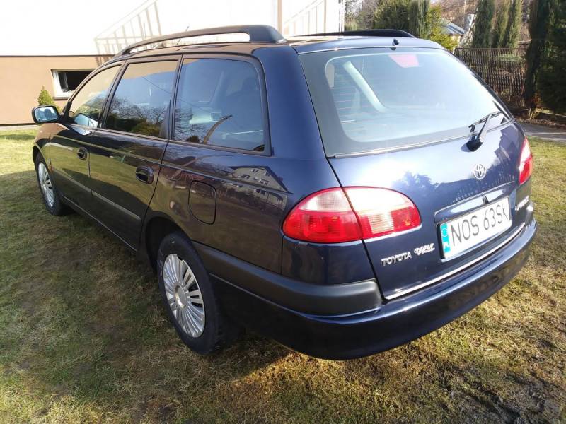 ox_sprzedam-toyote-avensis-kombi-silnik-d4d-2001r-okazja