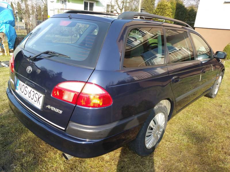 ox_sprzedam-toyote-avensis-kombi-silnik-d4d-2001r-okazja