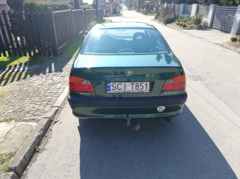 ox_toyota-awensis