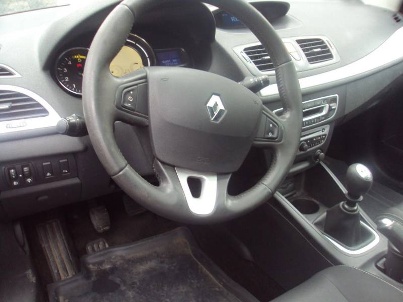 ox_sprzedam-renault-megane-coupe-wersja-limitowana