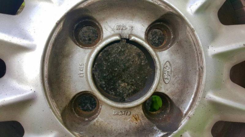 ox_kola-alufelgi-alumy-z-oponami-ford-mondeo-16-cali-oryginalne-4x108