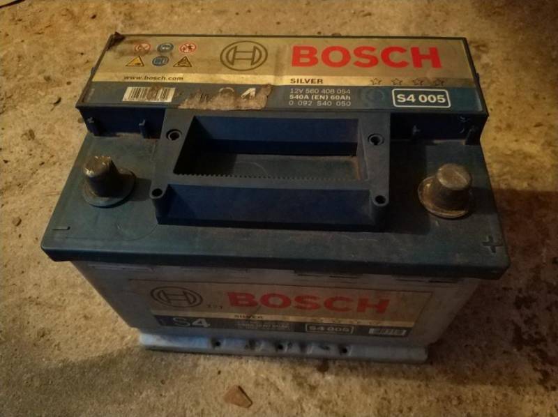 ox_akumulator-bosch-silver-12v-oznaczenie-s4-005-prad-540a-60ah
