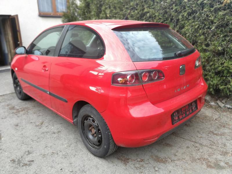 ox_seat-ibiza-2006r-14-benzyna-zarejestrowany-uszkodona