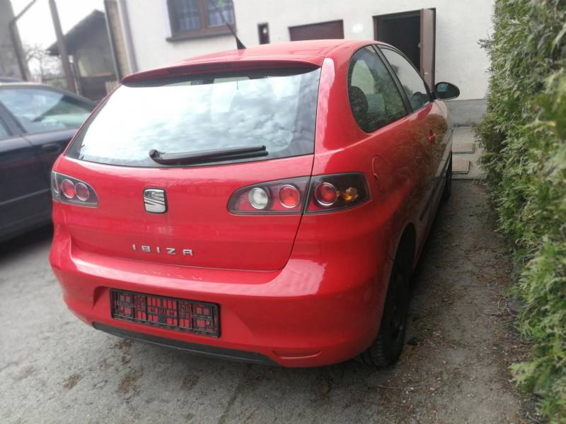 ox_seat-ibiza-2006r-14-benzyna-zarejestrowany-uszkodona