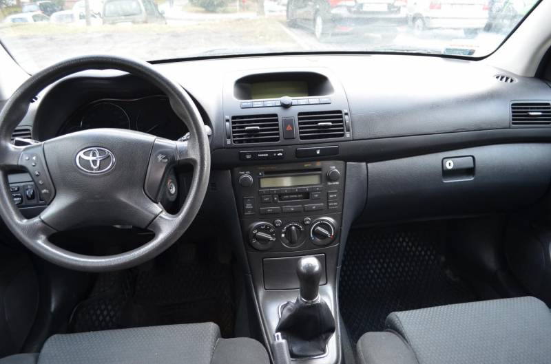 ox_sprzedam-toyota-avensis-combi