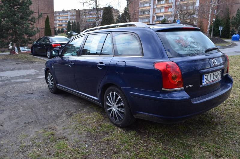 ox_sprzedam-toyota-avensis-combi