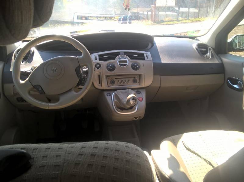 ox_renault-grandscenic-2005r-20-16v-benzyna-plus-lpg