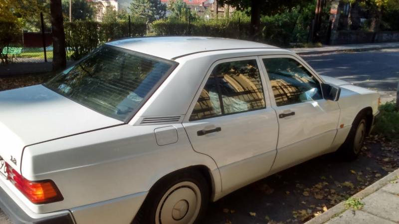 ox_sprzedam-mercedesa-190-e-201-z-1992-roku