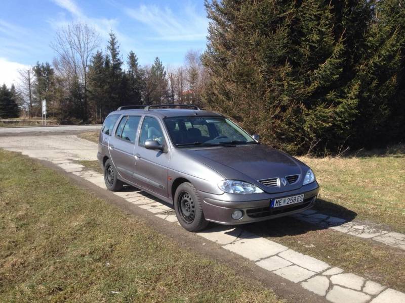 ox_renault-megane-14-benzyna-klimatyzacjaabsopony-zimowe2000rok