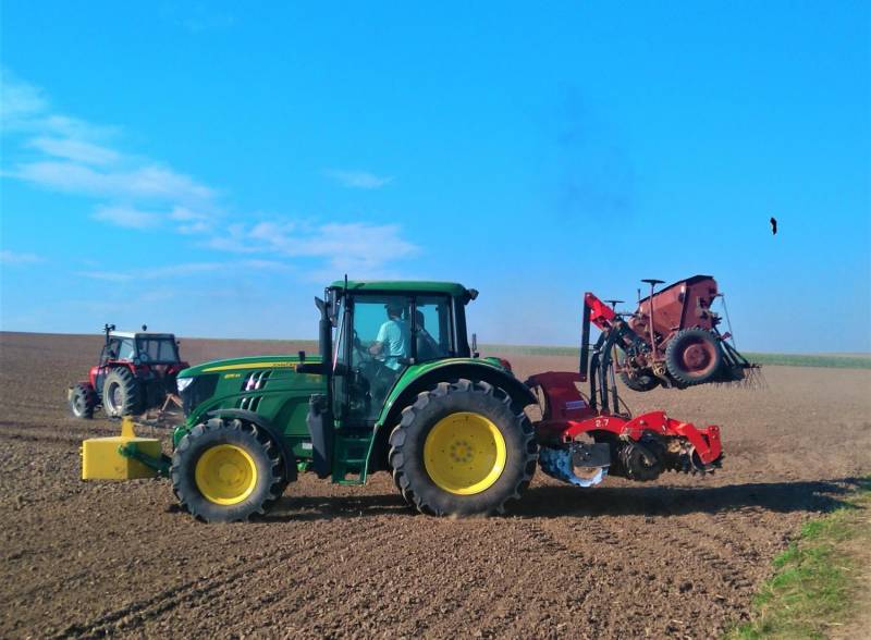 ox_ciagnik-john-deere-hit-143-km-600-mtg