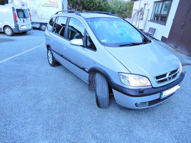 ox_opel-zafira-prywatnie
