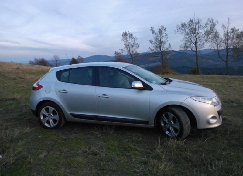 ox_renault-megane-dynamique-15dci-6-biegow-climatronic-hatchback