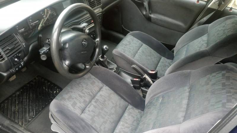 ox_sprzedam-opel-vectra-b