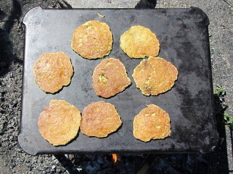 ox_stolik-na-ognisko-idealny-na-placki