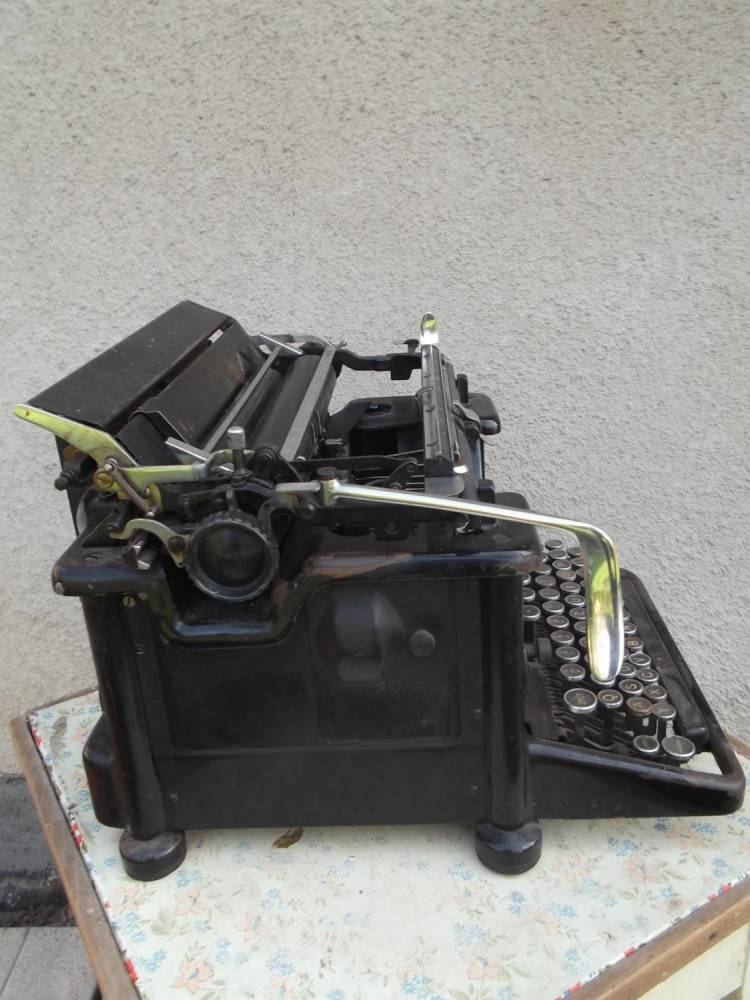 ox_maszyna-do-pisania-remington-lata-40