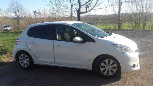 ox_peugeot-208-14-hdi-klima-tempomat2012-rok