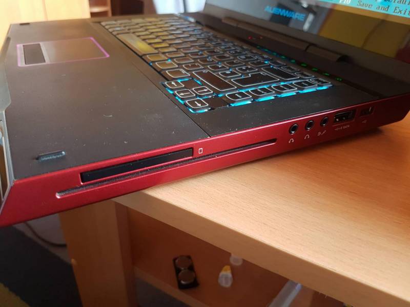 ox_zestaw-gamingowy-laptop-dell-alienware-m15x-4830-i7-820qm-gtx-240m-8gb