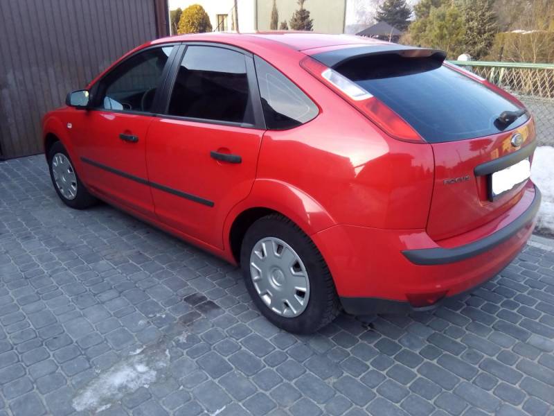 ox_ford-focus-2006-rej-16-benzlpg-krajowy-134-tys-km