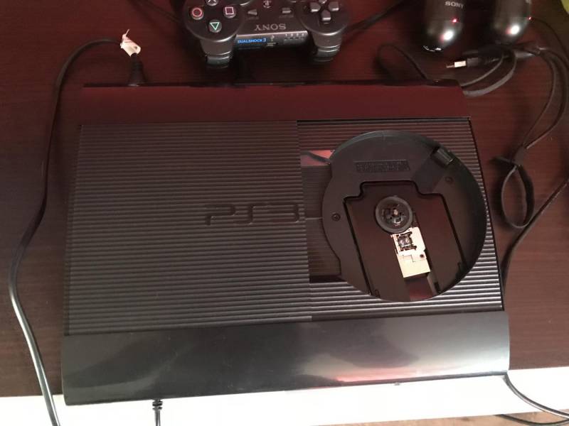 ox_konsola-ps3-super-slim-500gb-move-i-gry