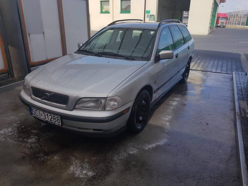 ox_sprzedam-volvo-v40-18gdi-klimabrak-korozji