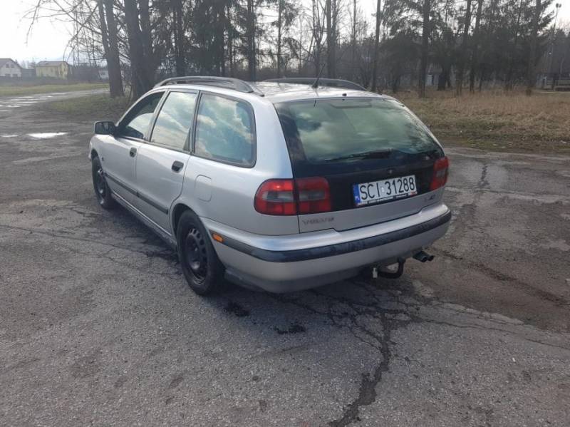 ox_sprzedam-volvo-v40-18gdi-klimabrak-korozji