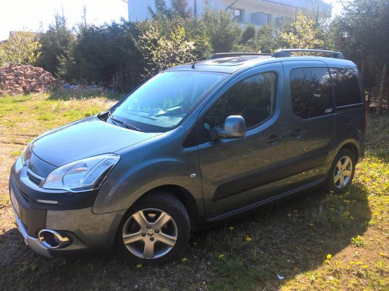 ox_citroen-berlingo-2012r-xtr-16-hdi-86800km-panorama-dach