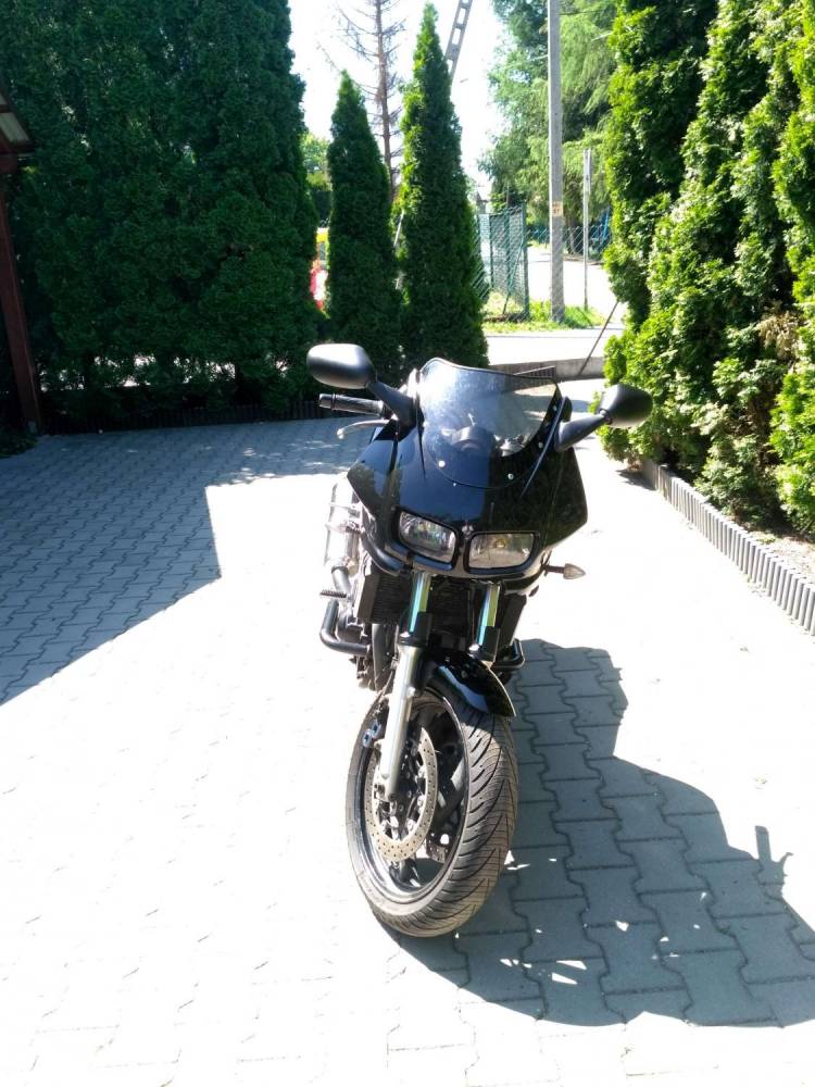 ox_yamaha-fzs-600-fazer-nowe-opony-i-napedod-motocyklisty