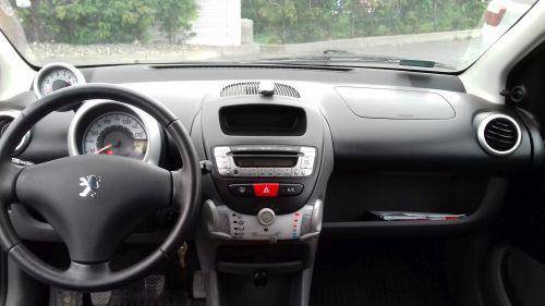 ox_peugeot-107-klima-skura-benzyna-2010-rok