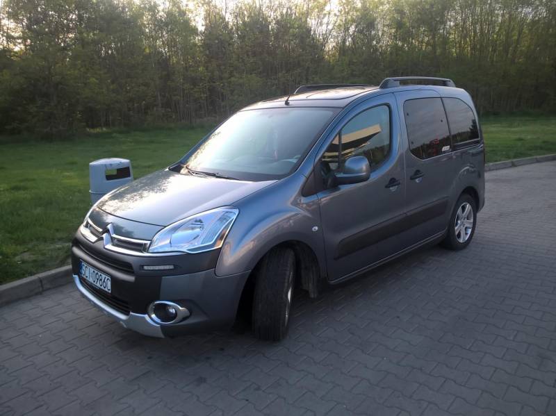 ox_citroen-berlingo-2012r-xtr-16-hdi-87200km-panorama-dach