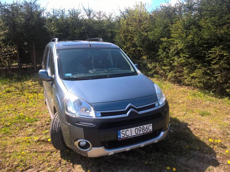 ox_citroen-berlingo-2012r-xtr-16-hdi-87200km-panorama-dach