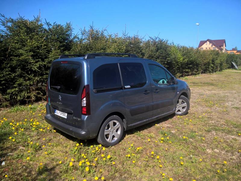ox_citroen-berlingo-2012r-xtr-16-hdi-87200km-panorama-dach