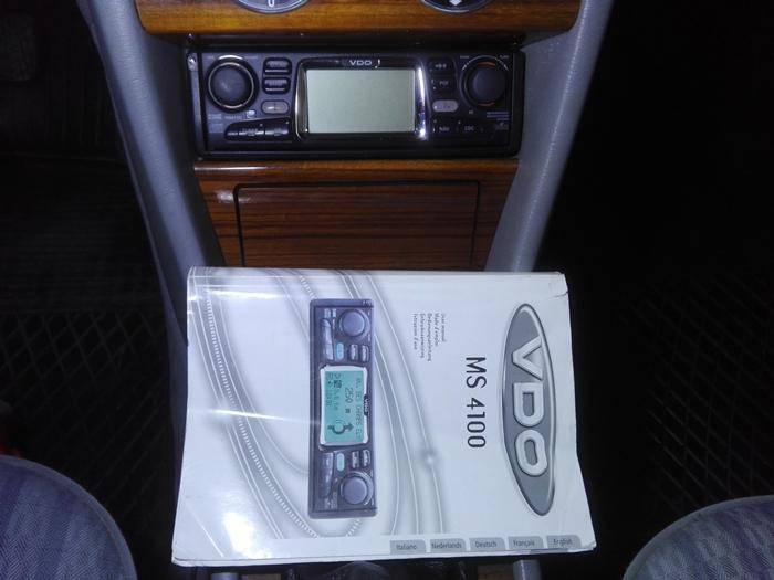 ox_radio-samochodowe-vdo-z-nawigacja-i-cd